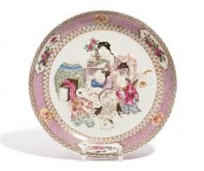 Plate with mother and children #porcelain