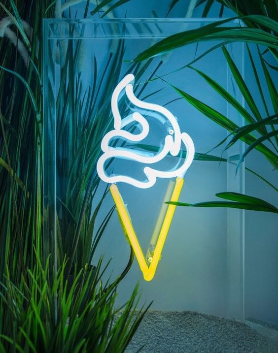 Ice Cream – Standing Neon Sign