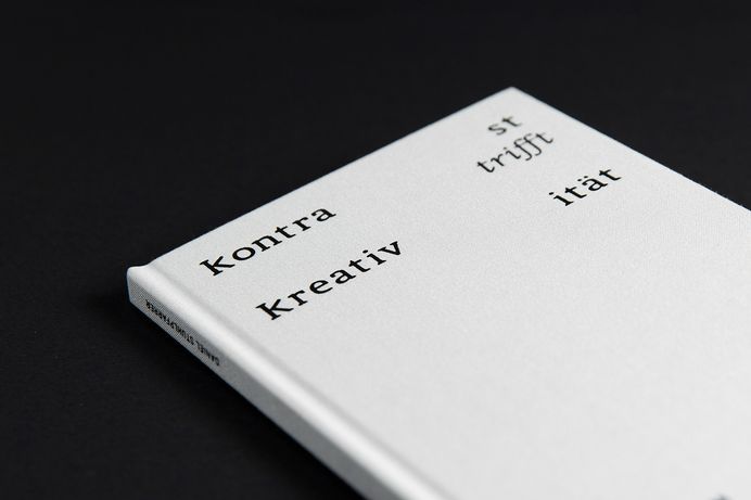Kontrast trifft Kreativität trifft Wort trifft Warten on Behance