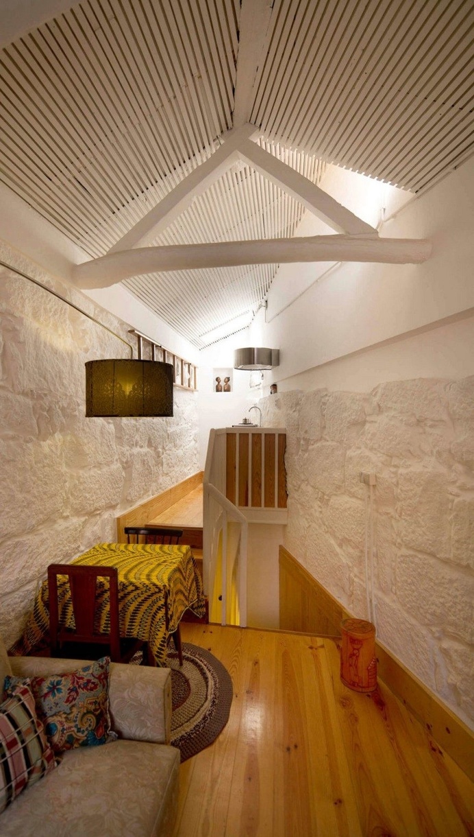 Rehabilitation of a Small Historic House in Porto, Portugal 2
