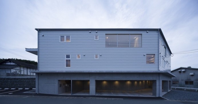 Hakemiya Nursery School by rhythmdesign + CASE-REAL #minimalist #architecture