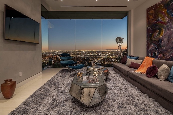 One Oak Residence on Sunset Strip by Noesis Group