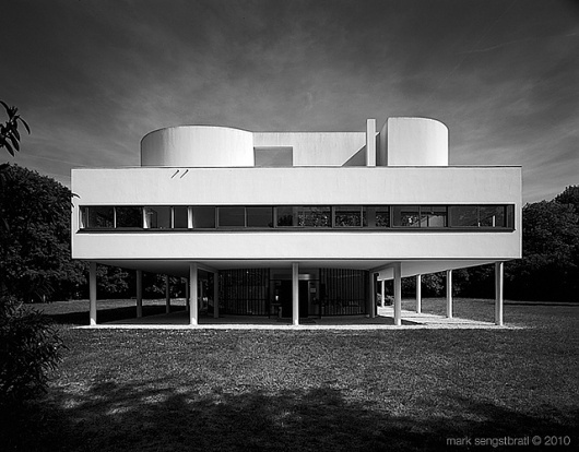 Alle Größen | Villa Savoye -Le Corbusier | Flickr - Fotosharing! #mark #savoye #corbusier #architecture #le #sengstbratl #4x5 #villa