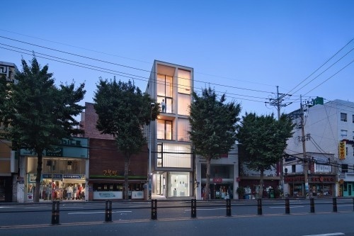 Daecheong-dong Small House by JMY architects #minimalist #architecture