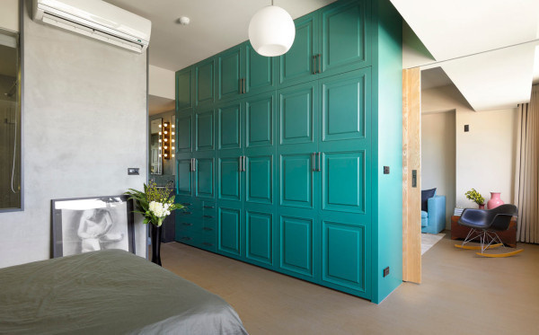 Minimally Designed Apartment With Punches of Color Photo #interior #design #decor #deco #decoration