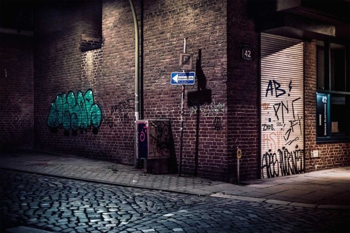 After hours in Hamburg: Vibrant Urban Photography by Mark Broyer
