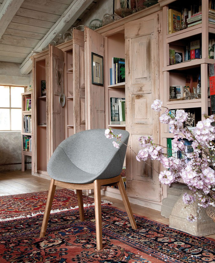 Ergonomic Polyurethane Chair by Andrea Radice & Folco Orlandini Design