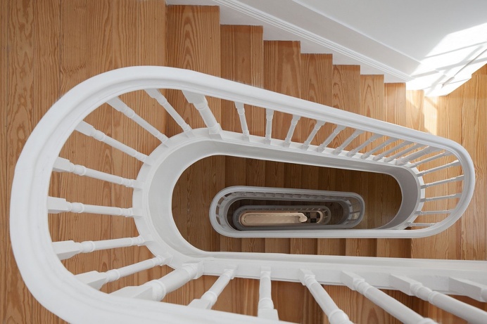 Two Houses in Largo do Trovador by Pitagoras Group. #stairwell #pitagorasgroup #minimalism