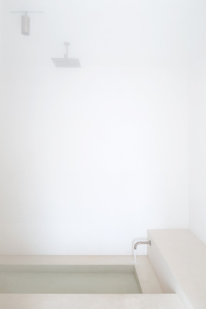 Bathroom. Penthouse Antwerp by Hans Verstuyft Architecten. #bathroom #penthouseantwerp #hansverstuyftarchitecten