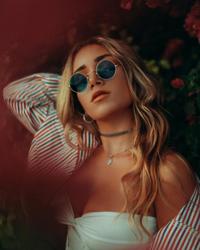 Lifestyle Female Portrait Photography by Christian Luna Manso