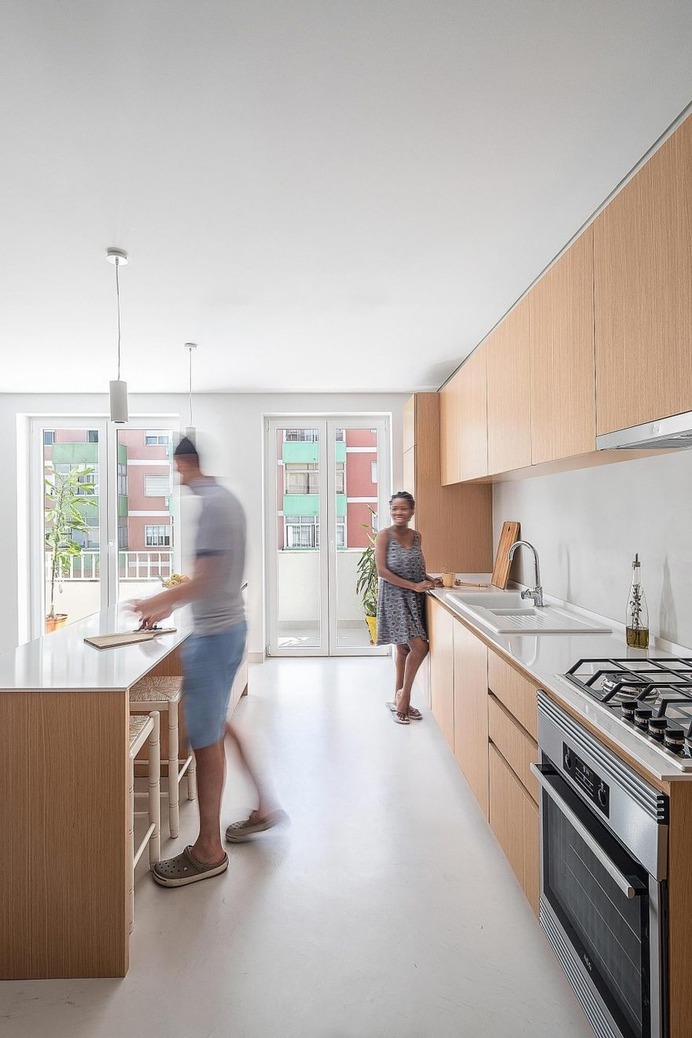 Pontinha Apartment / Paulo Moreira Architectures