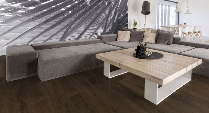 Elegancja w odcieniach brązu: Twój nowy salon z jadalnią

Elegancja w odcieniach brązu, to idealne połączenie dla Twojego nowego salonu z jadalnią. Brązowe odcienie stworzą ciepły i przyjazny klimat, który będzie idealny do wieczornych spotkań z przyjaciółmi i rodziną. Możesz także skomponować meble, dodając odpowiednie akcenty, aby stworzyć nowoczesny i stylowy wygląd. Brąz to kolor, który nigdy nie wychodzi z mody, a zawsze dodaje szyku i elegancji.