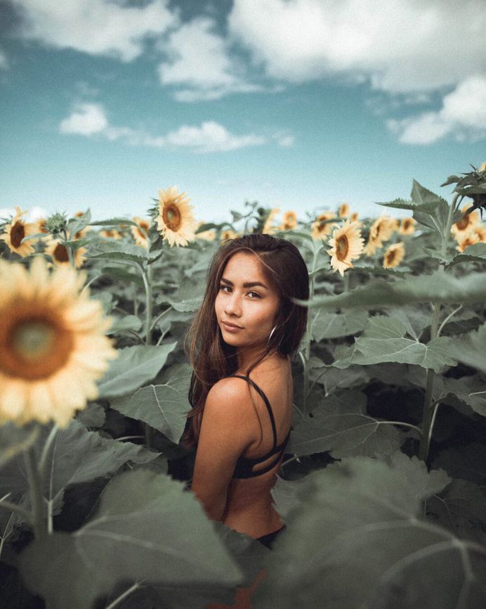 Awesome Female Lifestyle Portrait Photography by Roalyver Lopez