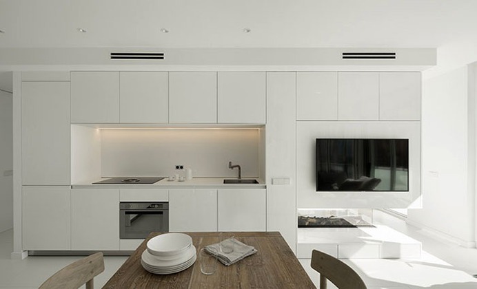 Susanna Cots Designs an Apartment Inspired by a Luxurious Suite Beside the Sea - InteriorZine