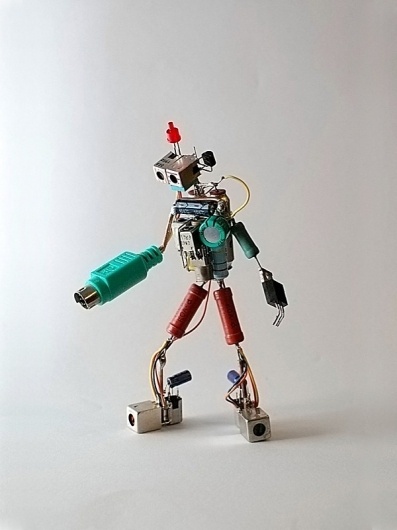 Sparebots | Colossal #leds #diy #robots #electronics