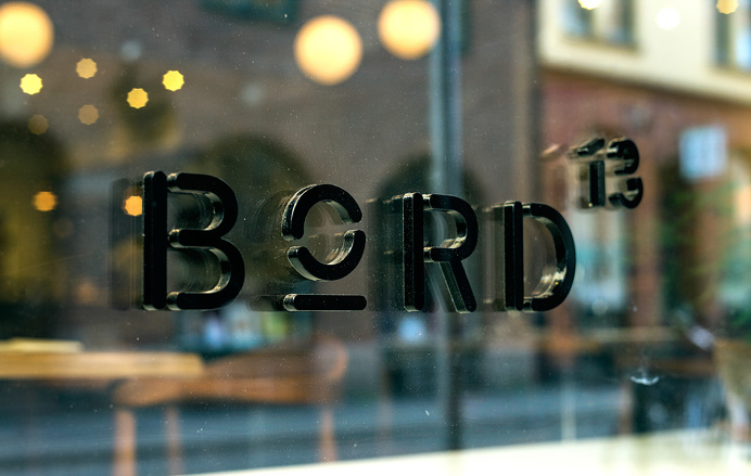 Bord 13 restaurant wine bar malmoe sweden branding interior design corporate mindsparkle mag designblog print printing paper emboss stamp bl