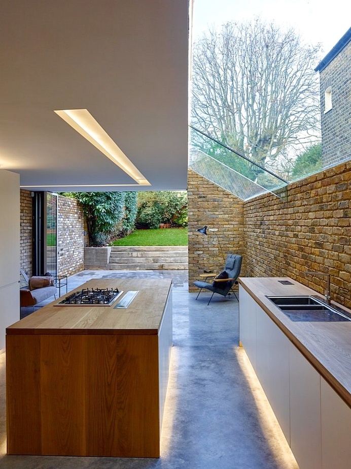 Modern Side Extension / Coffey Architects
