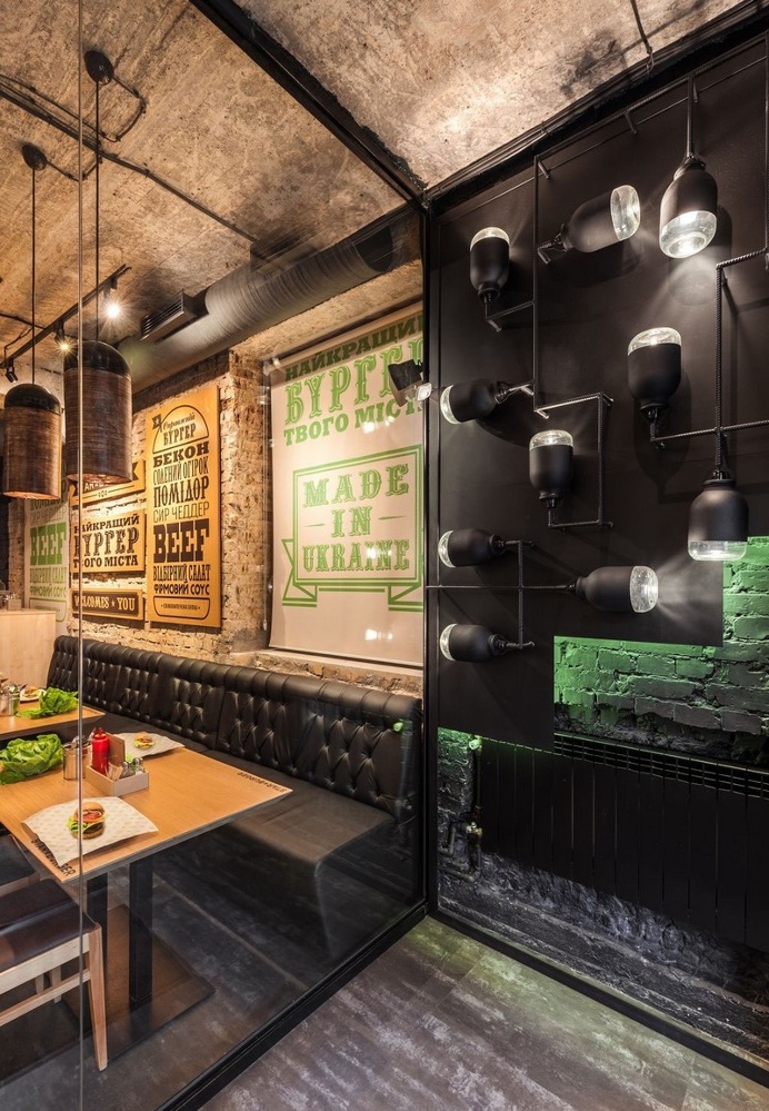 Star Burger – Classic American Bar Atmosphere in the Center of Kyiv