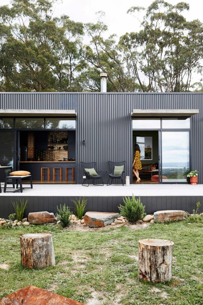 Fish Creek House &ndash; a Small, Off-the-Grid Holiday Home by ArchiBlox