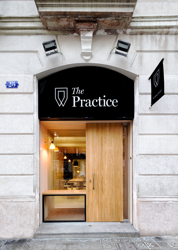 Brand identity for dental clinic in Barcelona, Spain designed by Mayra Monobe. mindsparkle mag color colorful stationery business card logo