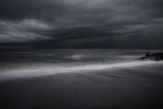 Echoes of Light: Long Exposure Seascapes by Mehran Naghshbandi