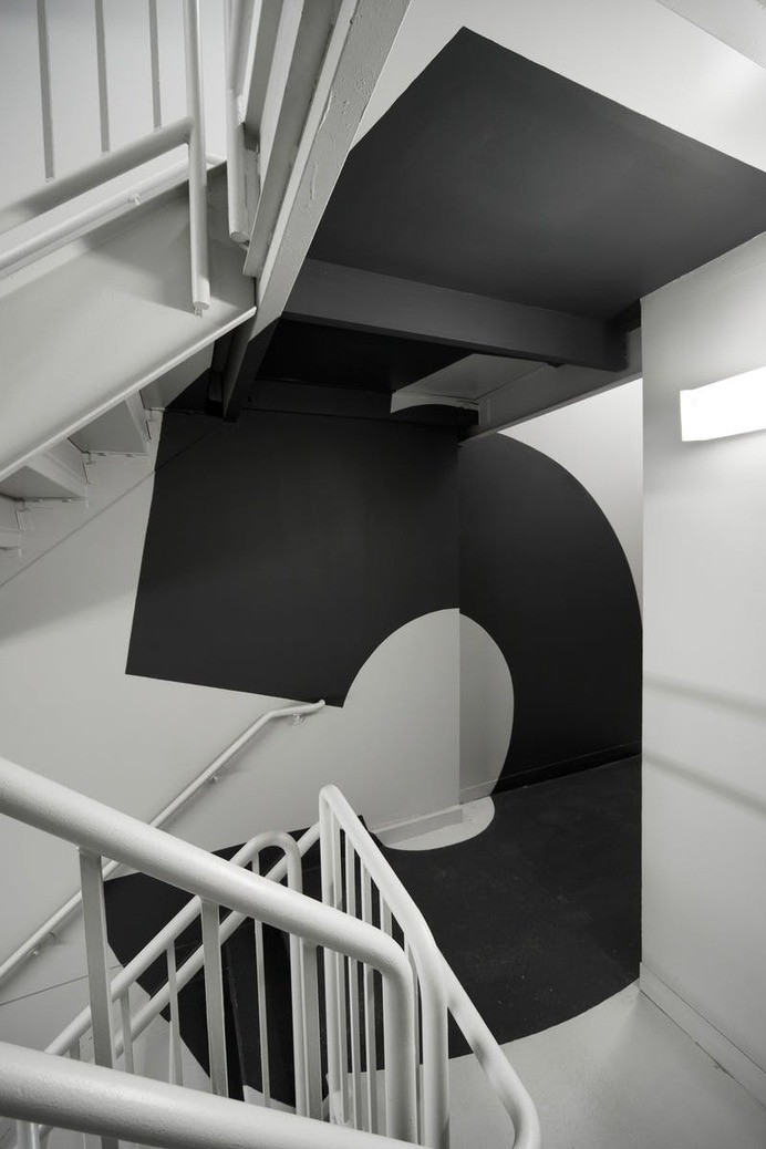 Communication Design: Paula Scher; Environmental graphics for Bloomberg L.P. corporate headquart ...
