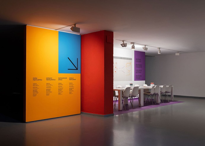 Lee Miller Fundacio Miro Identity - Mindsparkle Mag Graphic campaign and exhibition graphics (main entrance and activities space) for "Lee Miller i el Surrealisme a la Gran Bretanya" (Lee Miller & Surrealism in Britain) exhibition, by Fundació Joan Miró Barcelona. #logo #packaging #identity #branding #design #color #photography #graphic #design #gallery #blog #project #mindsparkle #mag #beautiful #portfolio #designer