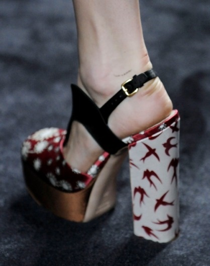 tumblr_lfc5ngpYB91qawjc8o1_500.png (500×633) #fashion #photography #shoes #miumiu