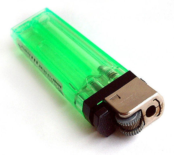 File:100 Yen lighter.JPG #lighter