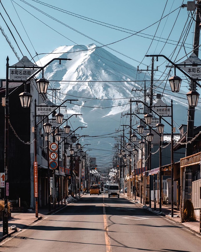 Striking Street Photography in Tokyo by Ben Richards