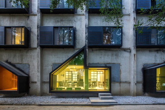 Youth Hotel of iD Town / O-office Architects