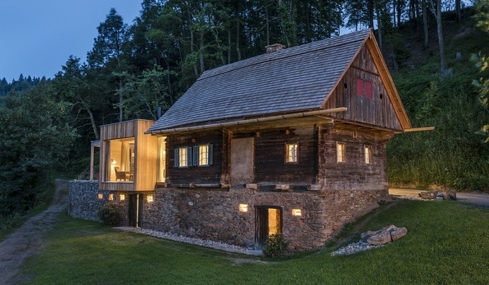 Historical Barn Converted into a Wellness Retreat – Stadl Altenbach