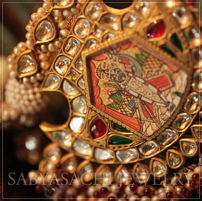 Jewellery Courtesy: Sabyasachi Heritage Jewelry