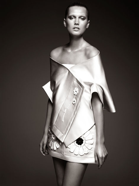 Toni Garrn by Alexi Lubomirski for Vogue Germany #model #girl #photography #fashion #beauty