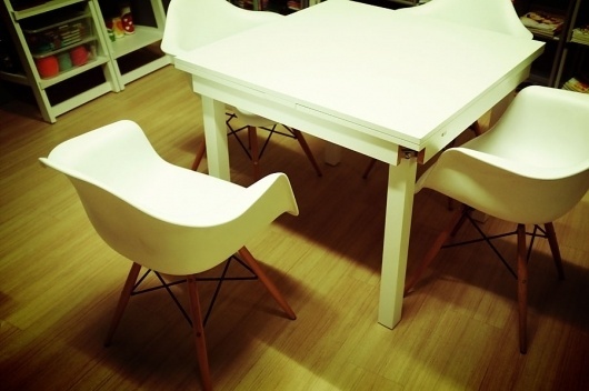 Graphic-ExchanGE - a selection of graphic projects #chair #eames