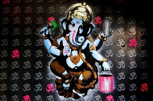 •••FAKE STREET ART••• #amsterdam #stencil #ganesha #paint #art #gold #fake #ohm