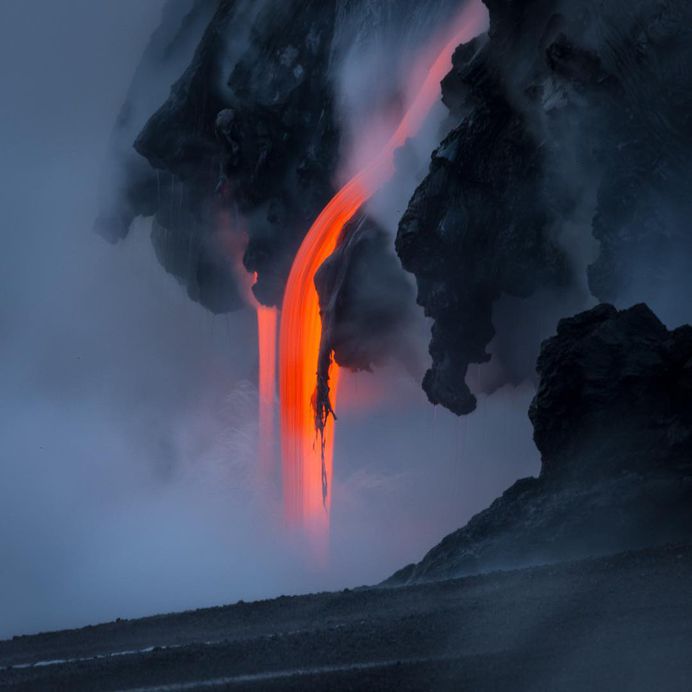 Photographer Tom Kualii Captures Spectacular Lava Flow in Hawaii
