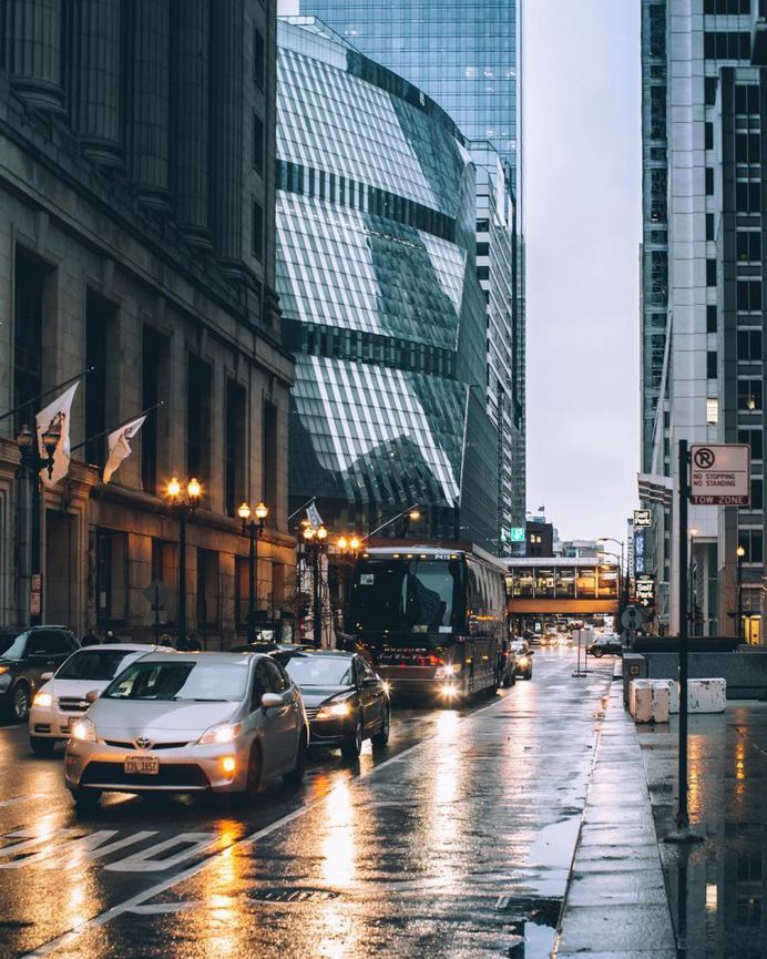 Stunning Urban Instagrams of Chicago by Zach Lipson