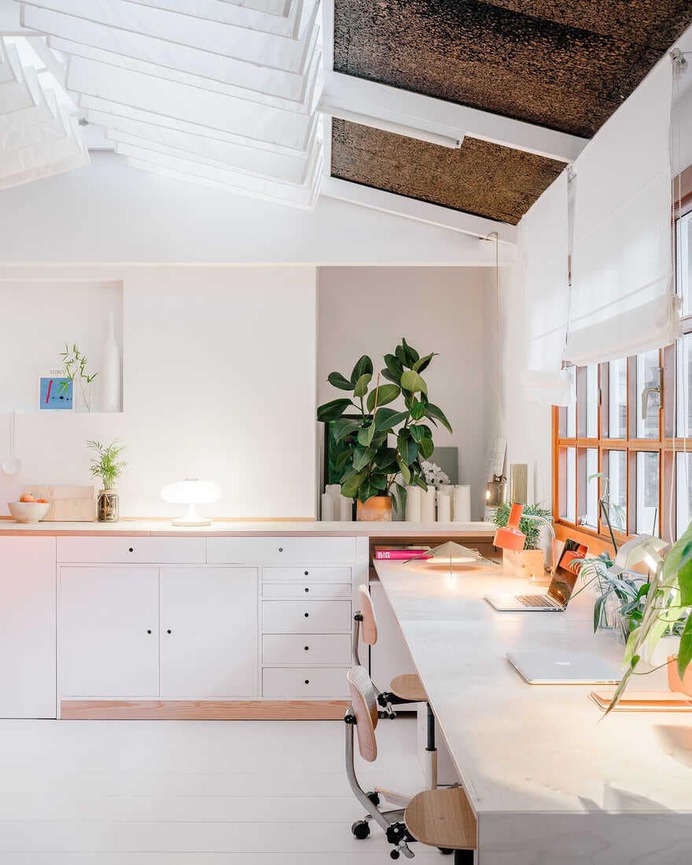 home office by De la Vega Cano Lasso