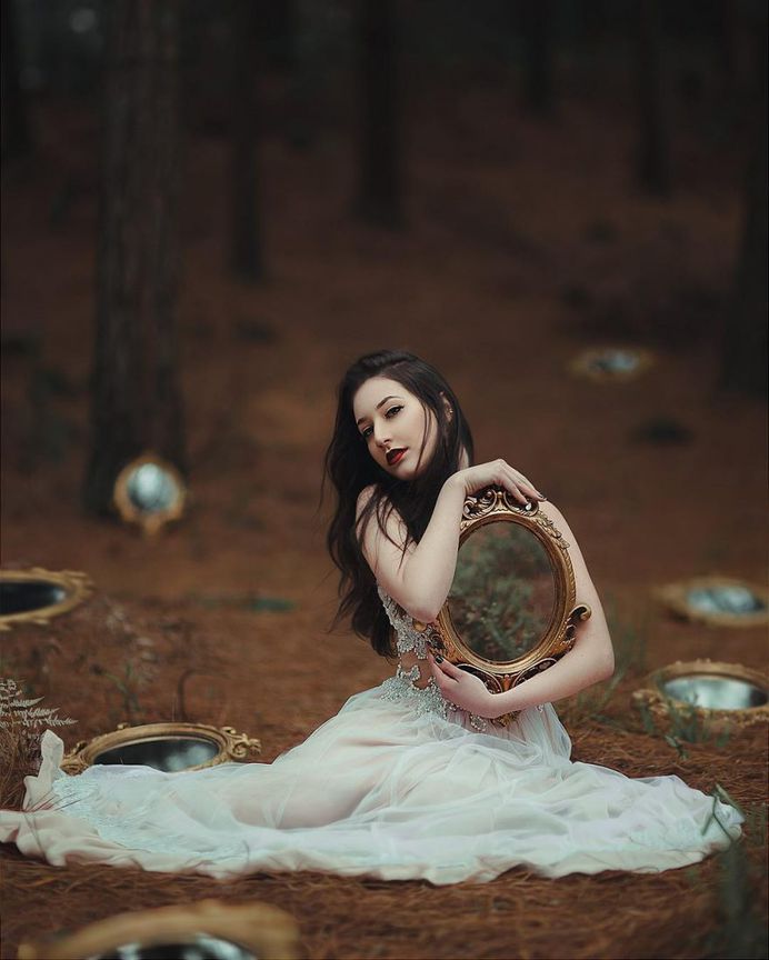 Gorgeous Lifestyle Portrait Photography by Isadora Brigido