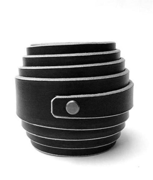 by studyo portable #fashion #b&w