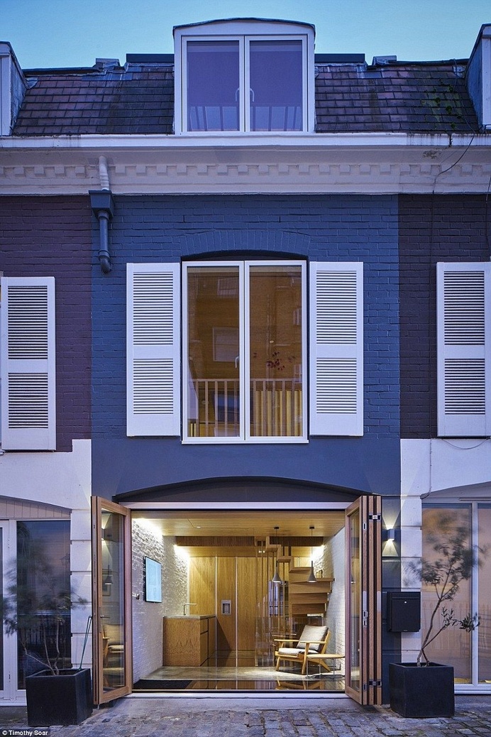 London Modern Mews House by Coffey Architects