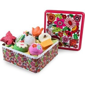 - lush gift sets