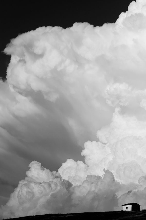 Behind a Little House Project: Dramatic Changes in Landscape Behind a Tiny House #clouds #manuel #photography #cosentino #epic