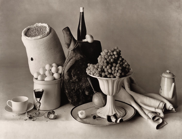 New York Still Life , 1947 Platinum-palladium print © Condé Nast