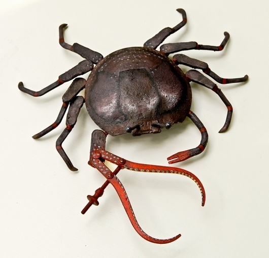 How to Photograph Art #sculpture #scrap #metal #animal #crab