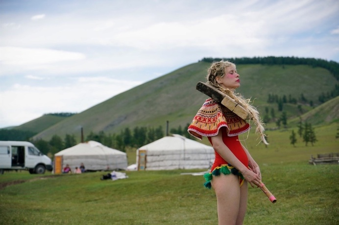 Petite Meller, Still from The Flute, 2016