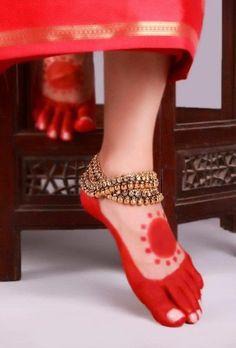 metallic gold anklet