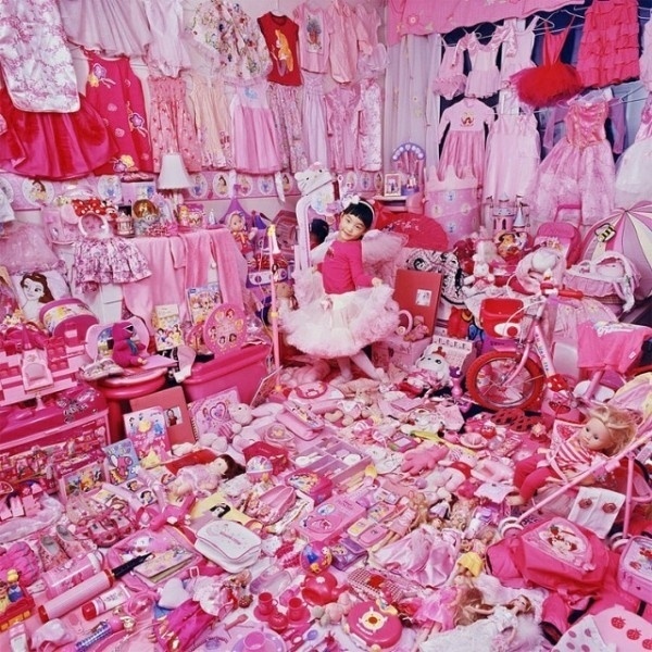 Pink And Blue Project by JeongMee Korean Yoon | 123 Inspiration #portraits #series #project