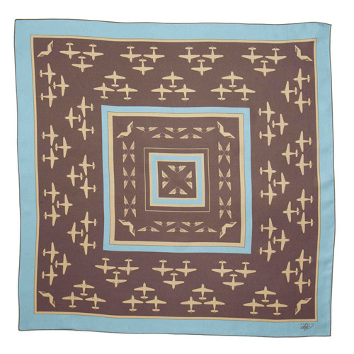 L'Etoffe des héros by a Piece of Chic Breaking news #pattern